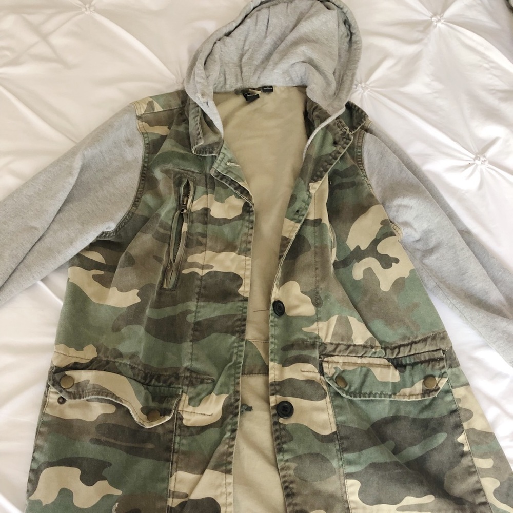 Cute camo jacket with hoodie